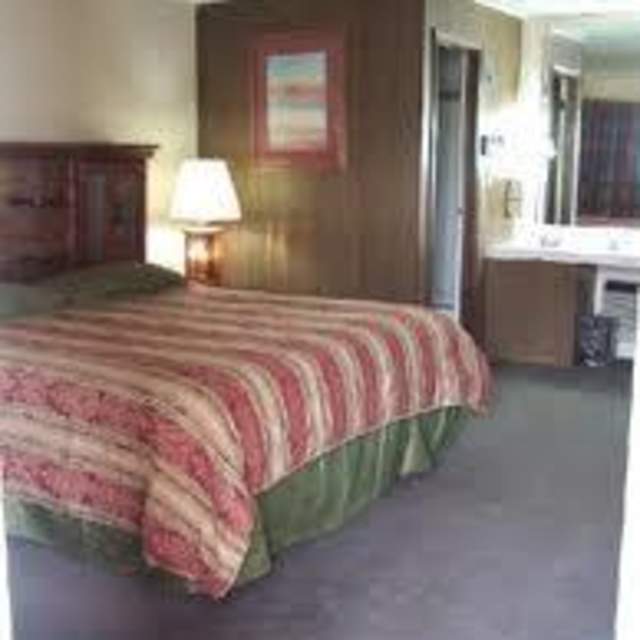 Town House Motor Inn